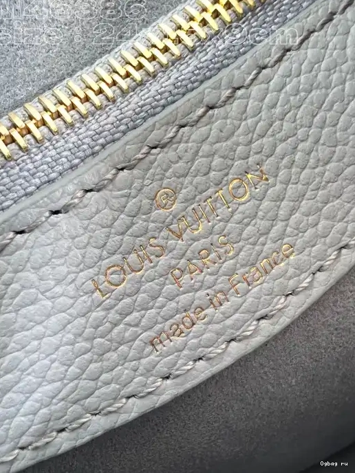 VUITTON LOUIS Diane-24*15*9 Nano CM 0328